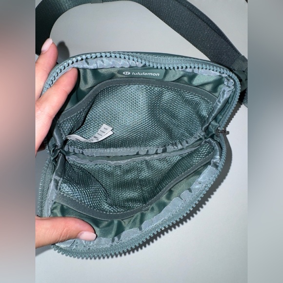 Lululemon Everywhere Belt Bag in Tidewater Teal - Picture 2 of 4